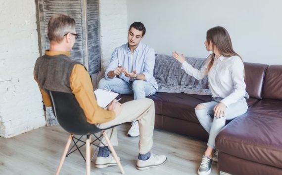 Aile Terapisi Nedir, Aile Terapisinde 5 Kritik Dönüm Noktası
