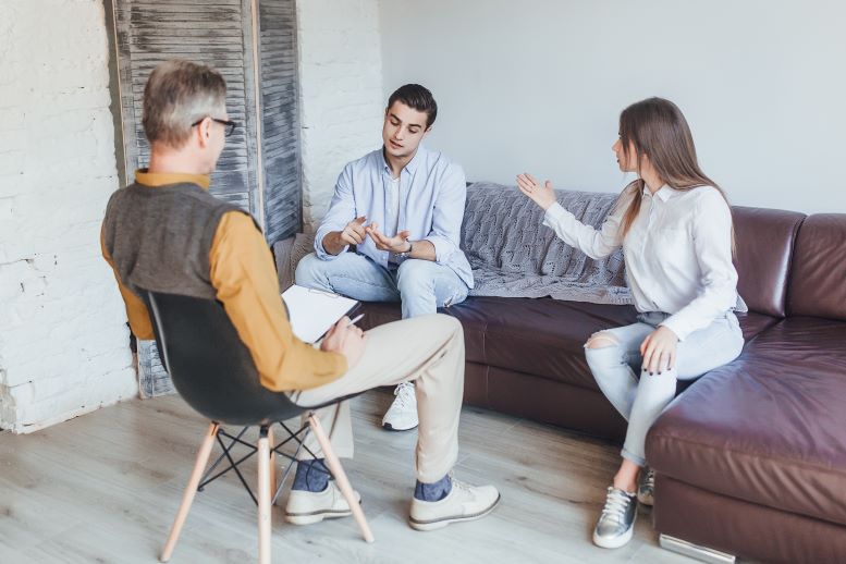 Aile Terapisi Nedir, Aile Terapisinde 5 Kritik Dönüm Noktası