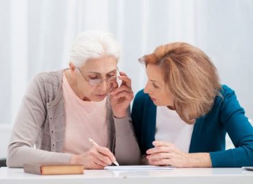 Modern Kayınvalide Abiye Neden Fazla önemsiyoruz